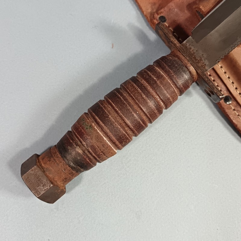 COUTEAU US DE SURVIE DE PILOTE DE L'USAAF CAMILLUS N.Y. DATE 1985 AVIATION AMERICAINE FIGTH KNIFE